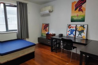 Master bedroom own bathroom Hong Qiao lu 10/3/4 DHU Jiao tong university DHU Listing on SmartShanghai housing